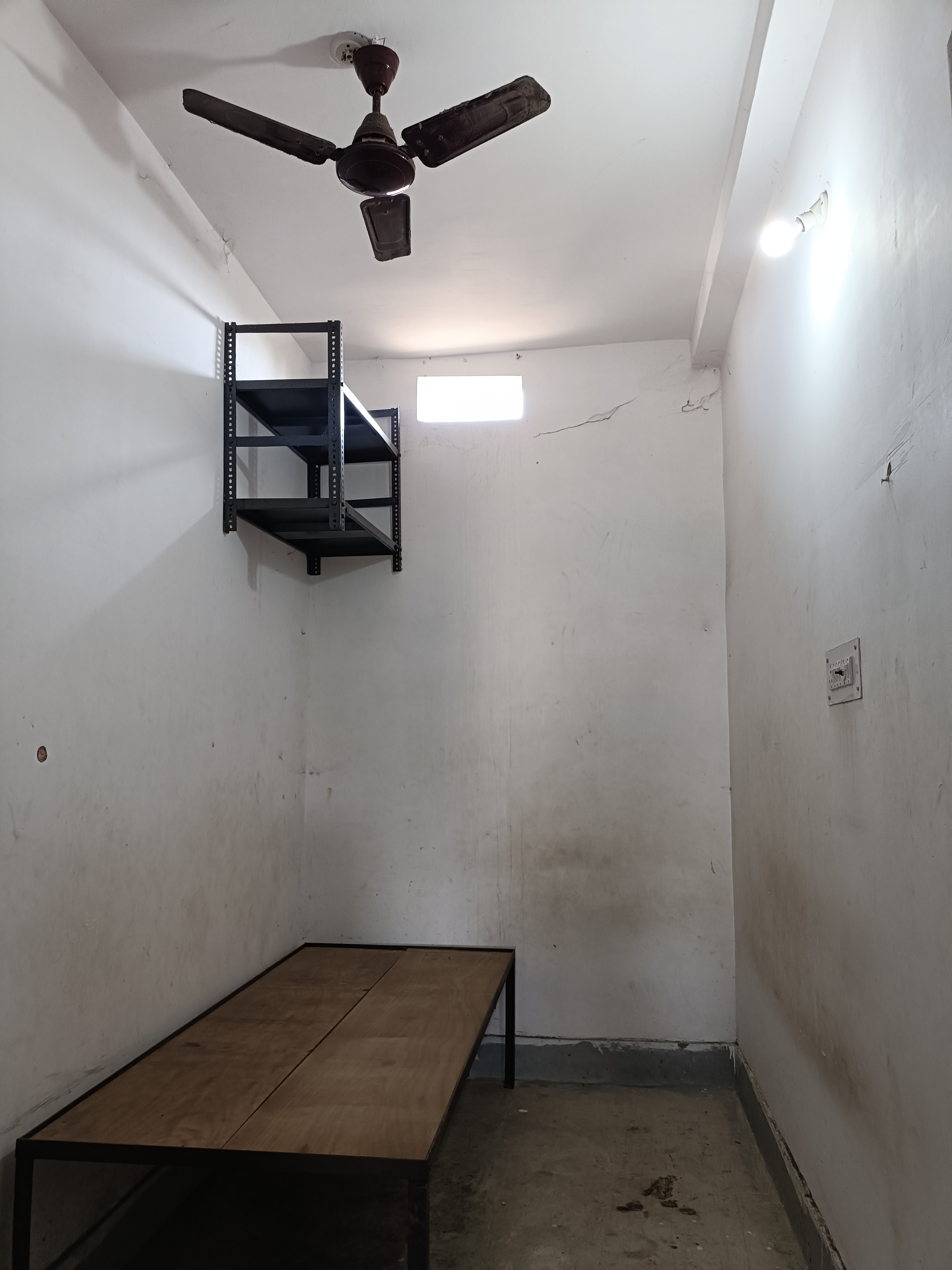 Single Room for Boys in korrah chowk