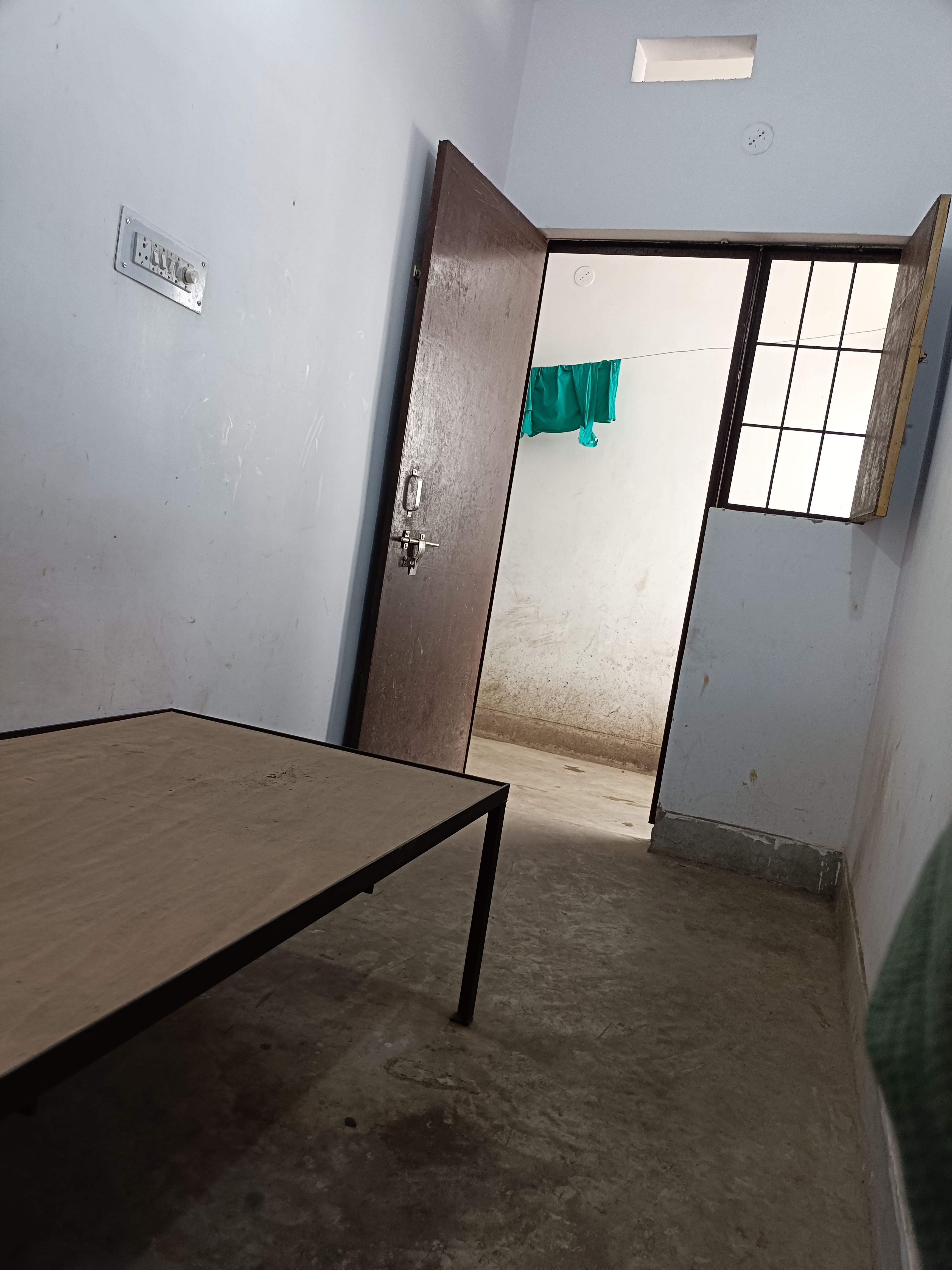 Single Room for Boys in korrah chowk